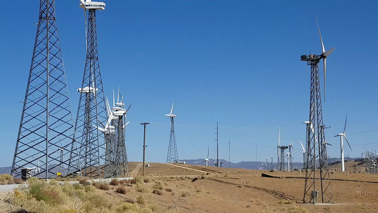 Tehachapi wind turbine MUSIC @ 3:03