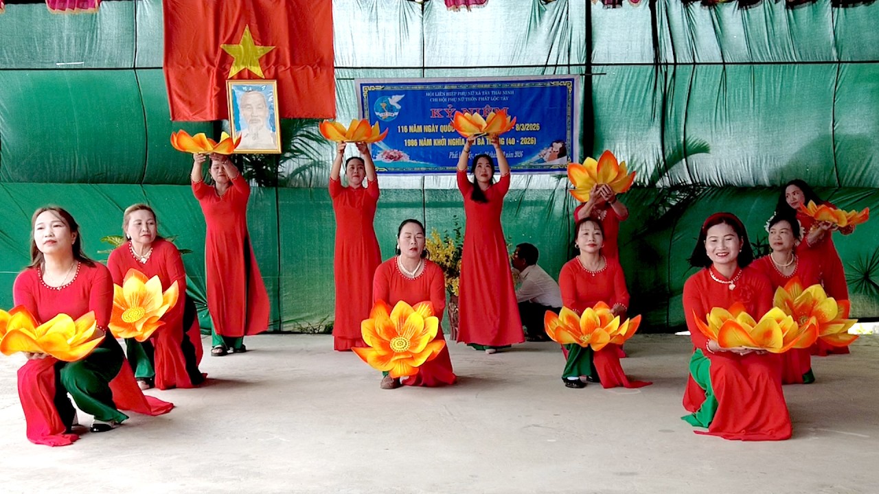 Phụ Nữ Thôn Phất Lộc Tây kỷ niệm ngày 8-3  ( TG-TT-TB cũ)