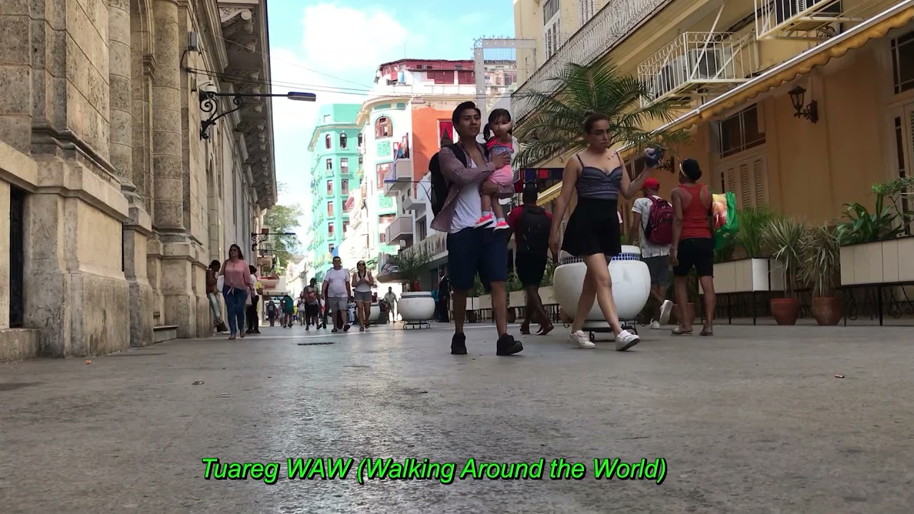 Walking in Havana streets - Cuba