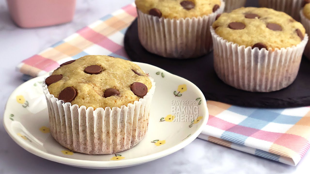 Make These Soft and Fluffy Muffins in Just 15 Minutes! Chocolate Chip Banana Muffins