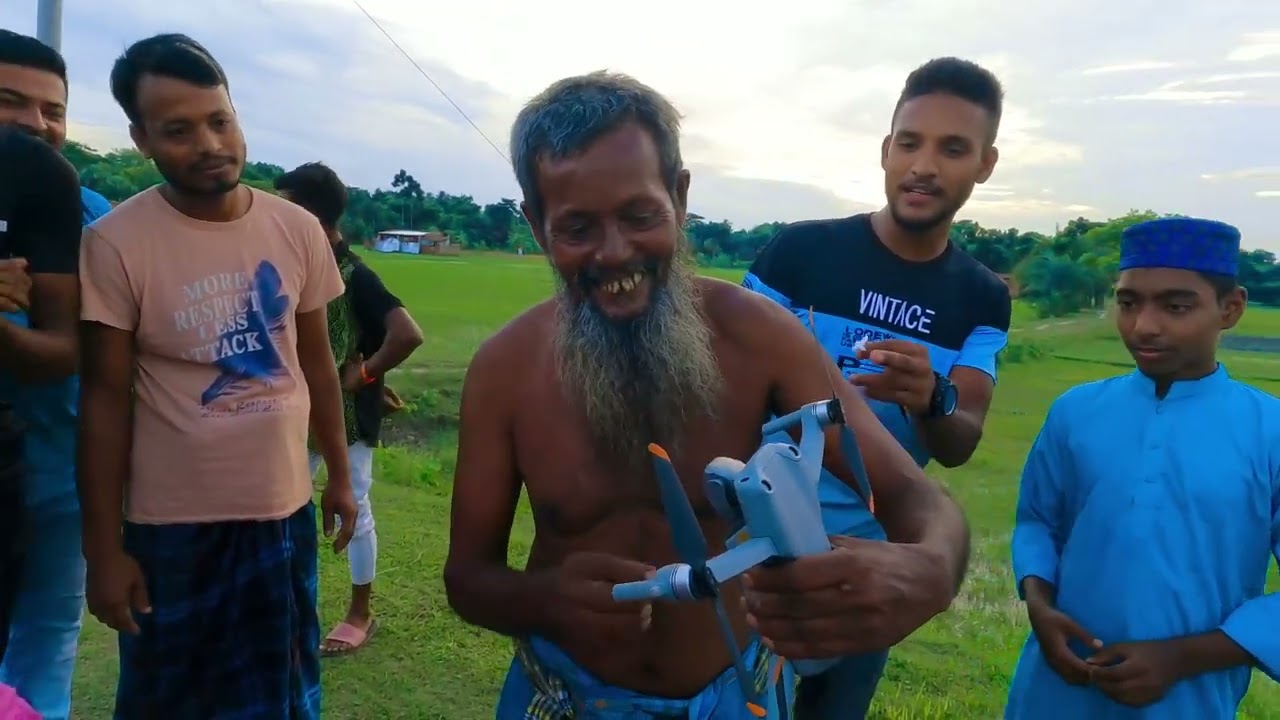 চাচার একজন প্রিয়তমা আছে।