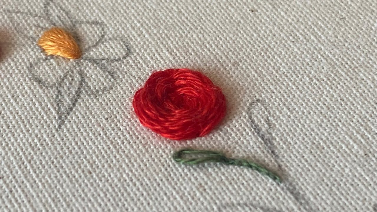 Processo de bordado livre: uma pequena rosa! 🌹