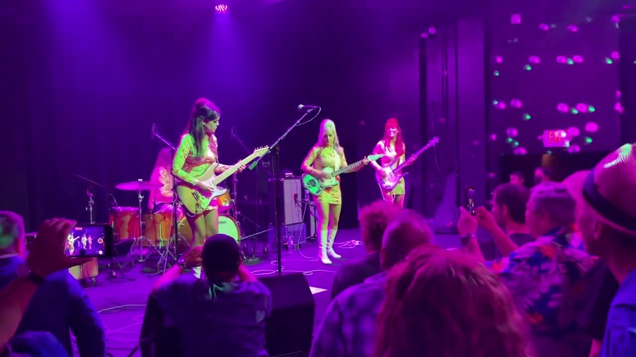 The Surfrajettes “Heart of Glass” (Live in San Jose, August 2, 2022)