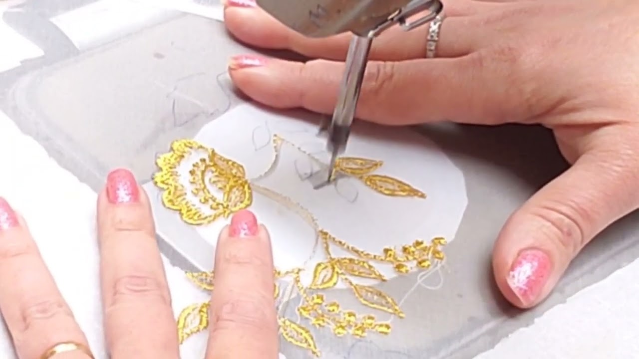 Como Bordar na Organza de Seda com Linha Dourada | @sandrareisbordadosfinos