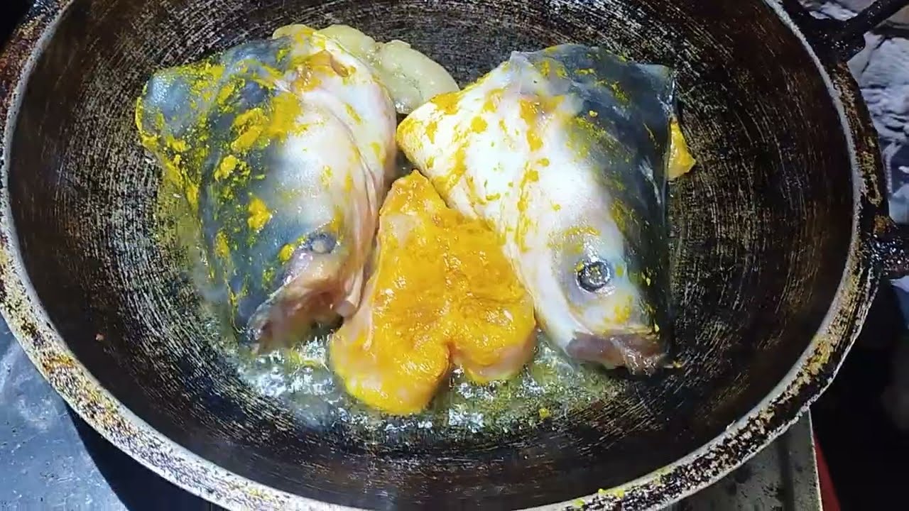 পাঙ্গাস মাছ আলু দিয়ে রান্না।