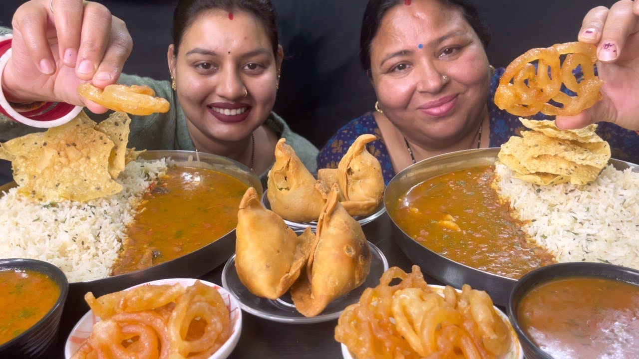 Eating 😋😋Rajma  Chawal, Aloo Samosa, Jalebi, Papad  I Eating Challenge I Saas Vs Bahu I Foodie Gd