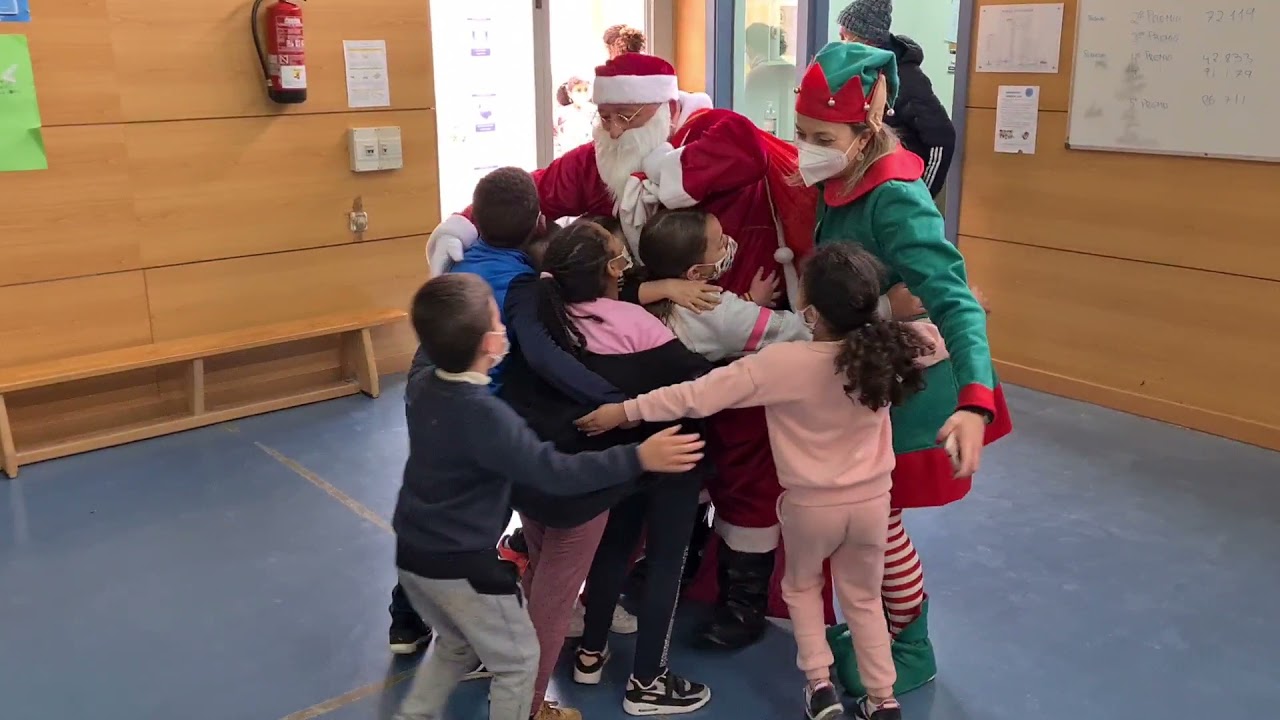 Papá Noel y su Elfo en el CEIP La Isabela (Sacedón)