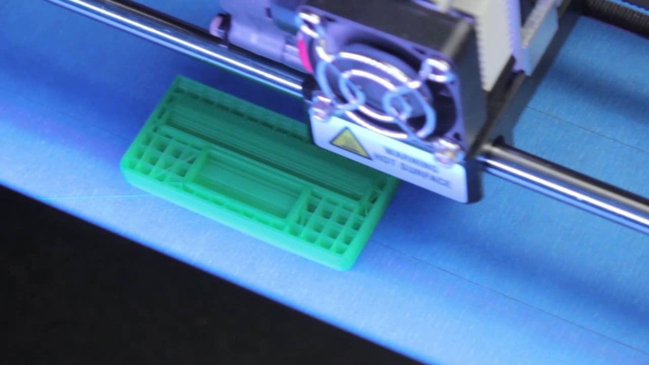 Replicator 2 Unboxing and First Builds