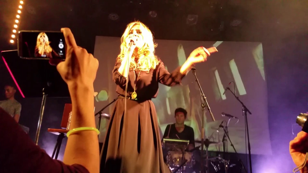 NAJOUA BELYZEL - Gabriel - Live à Paris