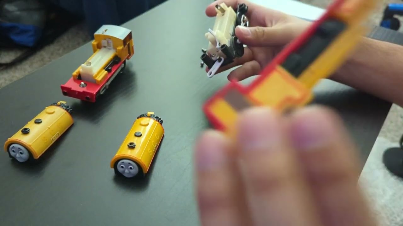 How to fix Trackmaster engines. | Thomas and friends Trackmaster Fixing