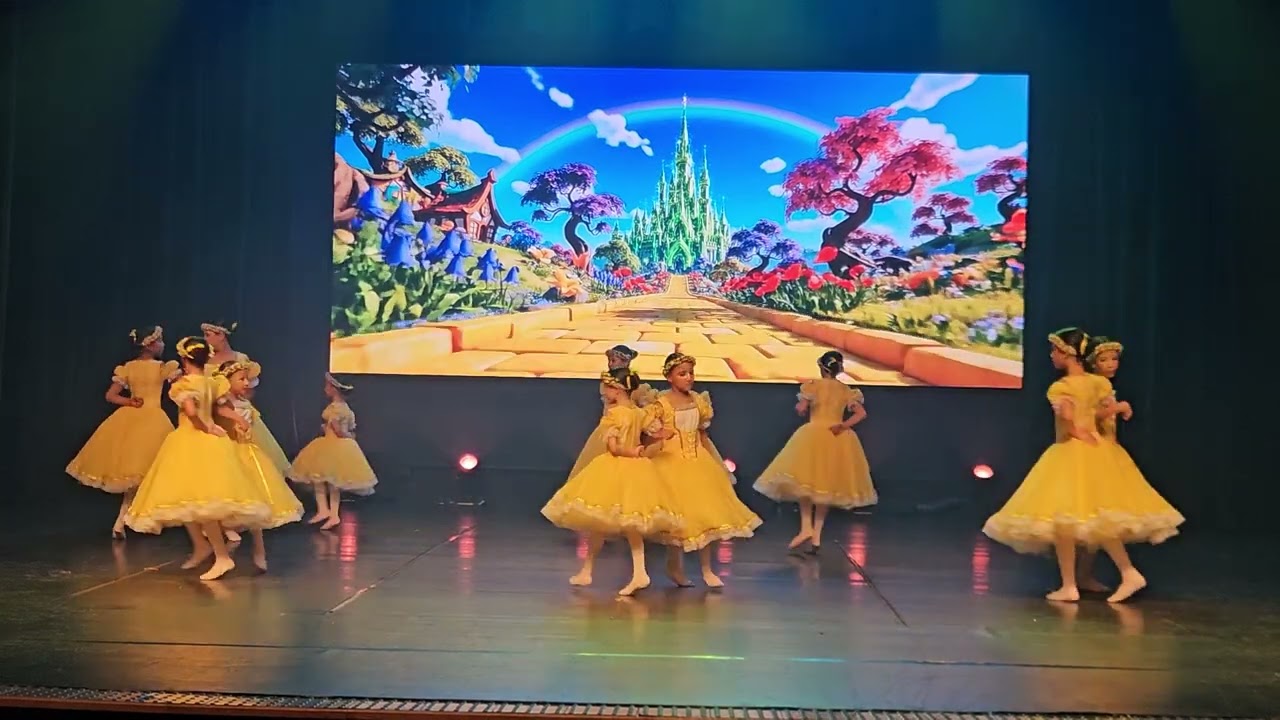 Cena 5 - Espetáculo de ballet - O Mágico de Oz