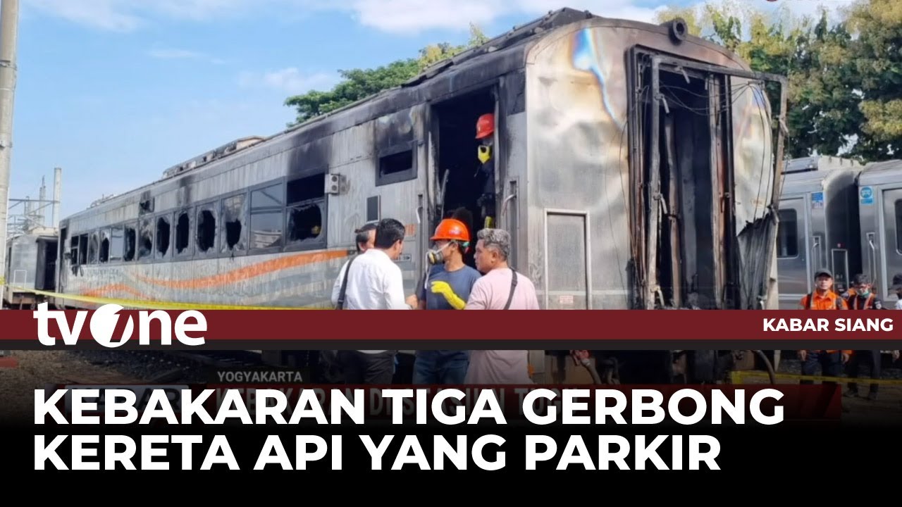 Kebakaran 3 Gerbong Kereta di Stasiun Tugu Jogja | Kabar Siang tvOne