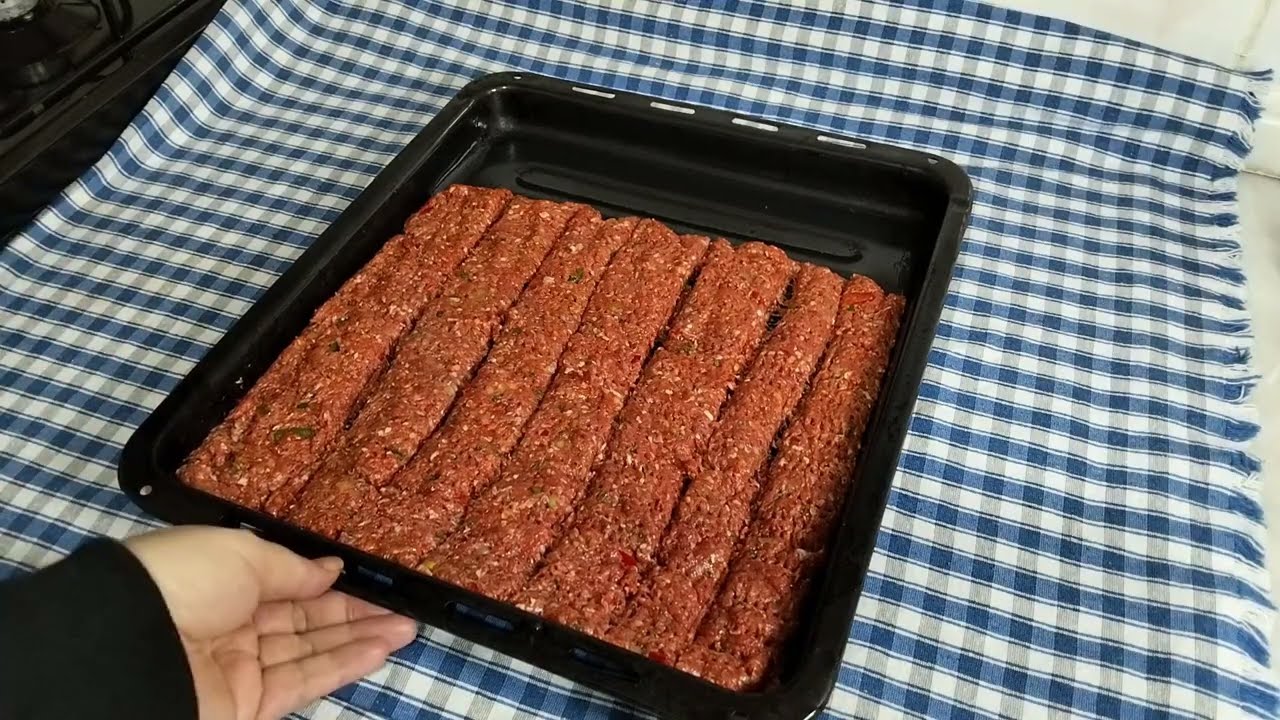 5 DAKİKADA İFTAR İÇİN TEPSİ DE ADANA KEBAB TARİFİ