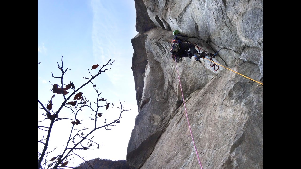 Aid Climbing - Nirvana Verticale