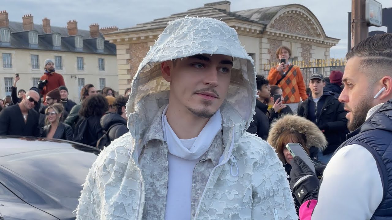 HERO FIENNES-TIFFIN AT GIVENCHY MEN’S FALL WINTER 2023 RTW SHOW IN PARIS