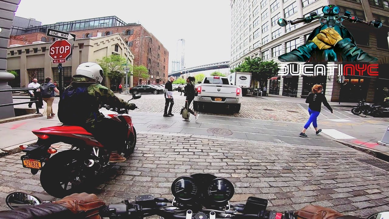Williamsburg to Dumbo, Brooklyn NYC  - motorcycle commute #8,879 nothing happens, normal things v992