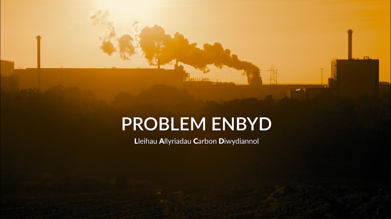 Problem Enbyd - Atebion arloesol yn troi allyriadau carbon yn adnodd gwerthfawr