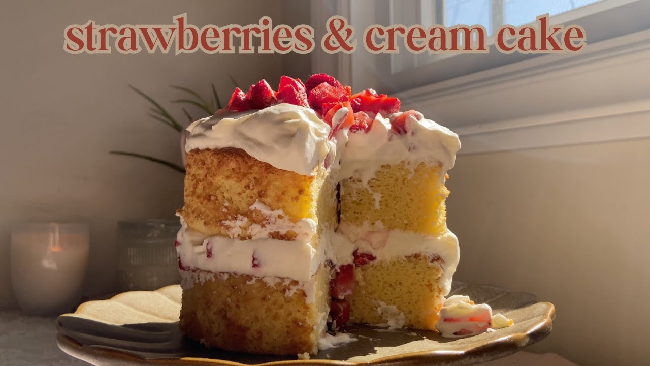 Strawberries and Cream Cake ♡ Bake With Me