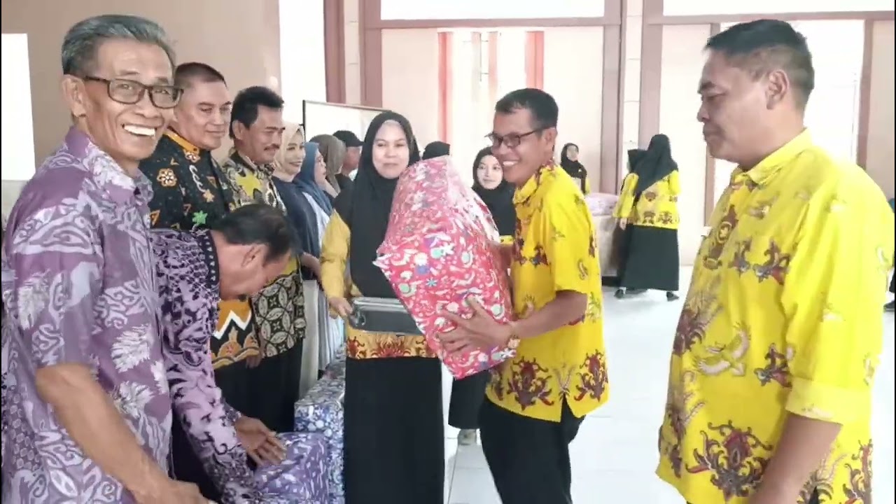 PERPISAHAN PURNABAKTI KELUARGA BESAR DISDIKBUD SOPPENG
