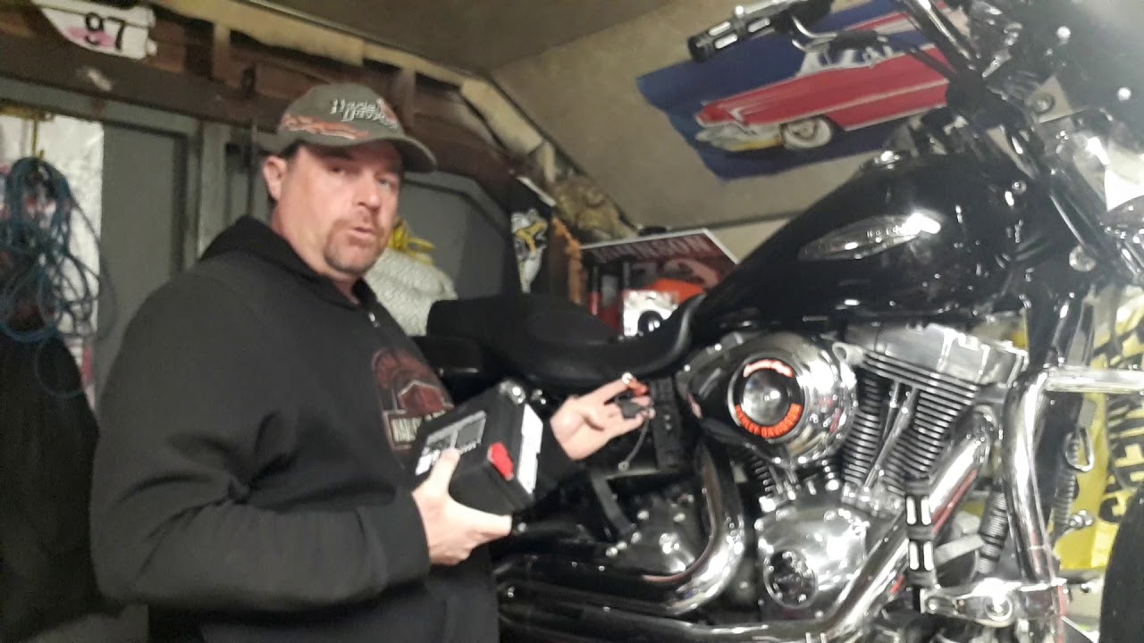 Harley Davidson Dyna battery replacement