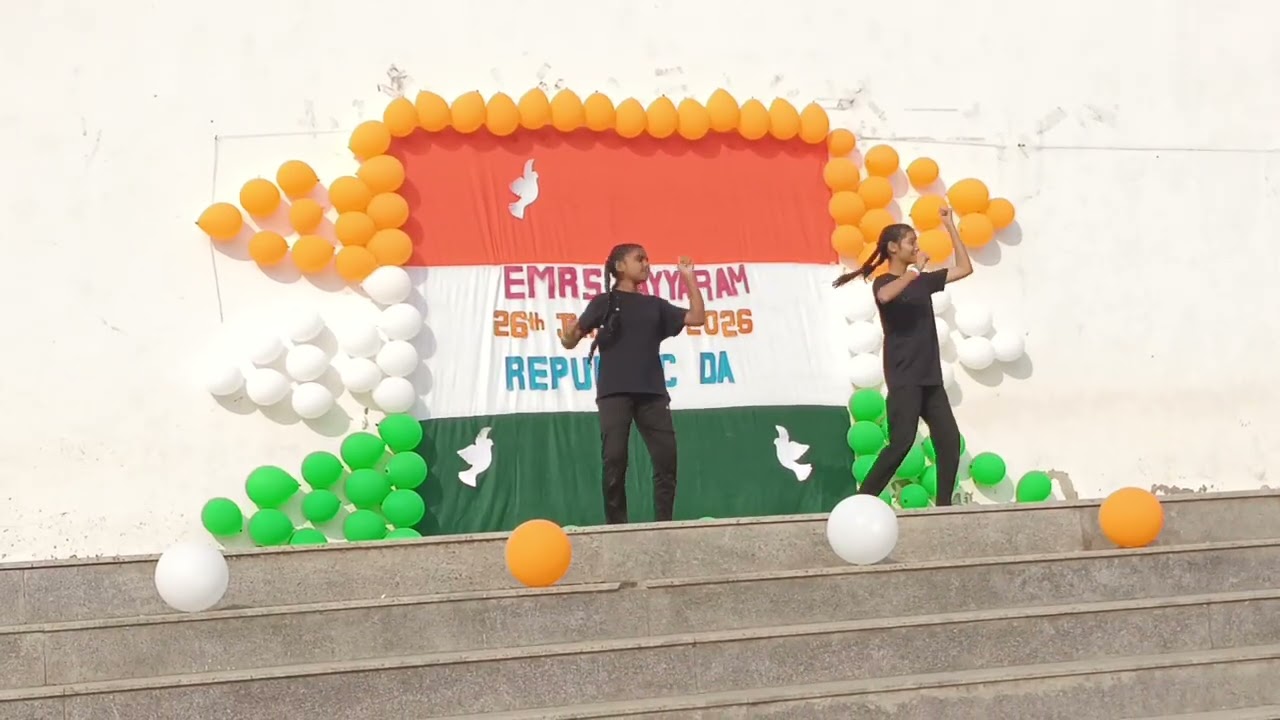 Reblic day special duo dance performance by aradhya and priyadashini #emrs #celebration 