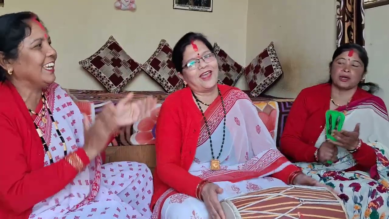 फागुन आना हमारी नगरी ♥️🎉#fypシ゚viral #trending #holi #holivibes #bholenath #holi #pahadiholi #pahadi 