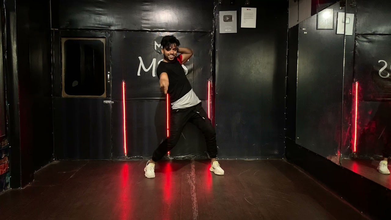 College ki Ladkiyon full song dance//Dance by Manish Indoriya//Bollywood dance