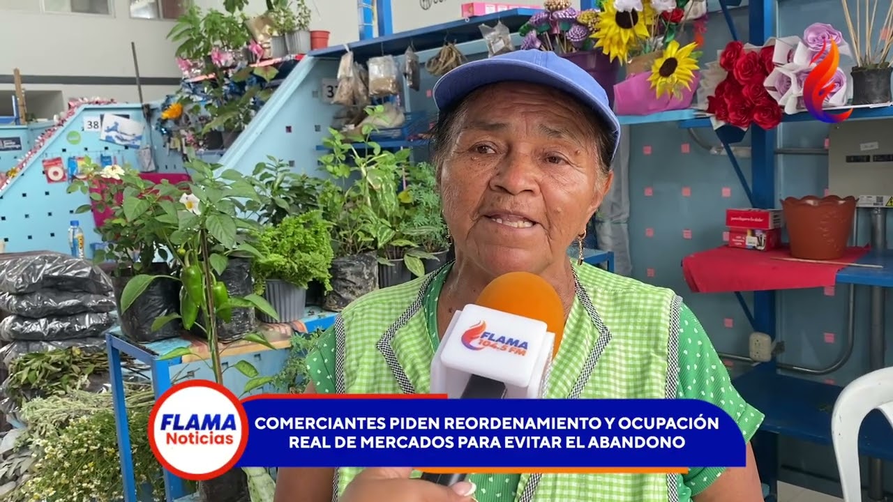 Mercados vacíos contrastan con comercio informal en las calles de Santo Domingo