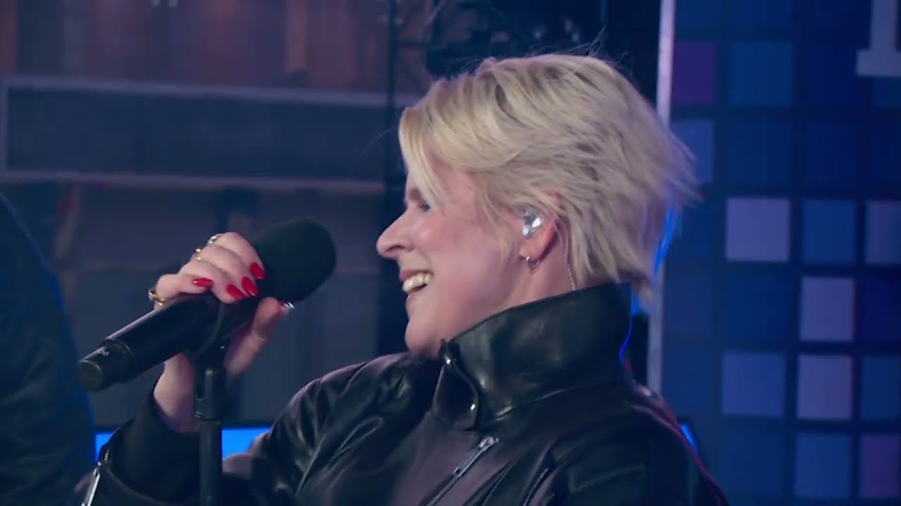 Robyn - Live Times Square New Years 2026 (12/31/2025) - 3-Song Performance - 1080p HD