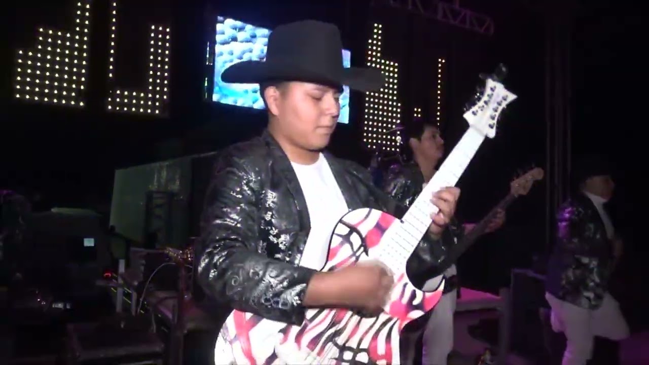 Grupo Sentido Musical en los XV Años de  Valeria en la laborcilla villa de Arriaga S.L.P