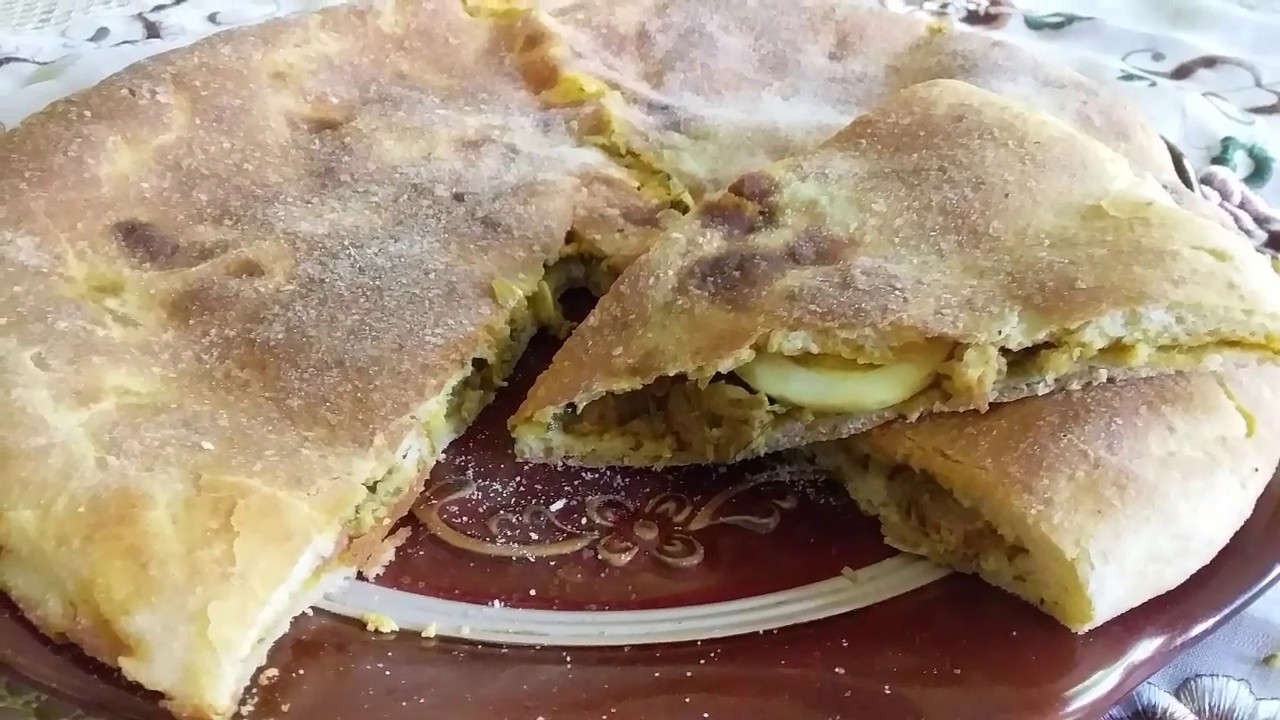 المدفونة الفيلالية/فطيرة معمرة بالبصل و اللحم /خبز معمر