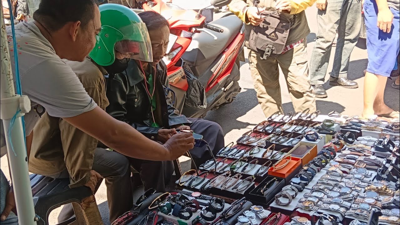 DIGERUDUK PARA PENGUNJUNG‼️LAPAK JAM TERLENGKAP DIPASAR LOAK JATINEGARA // OPIN 081278587887