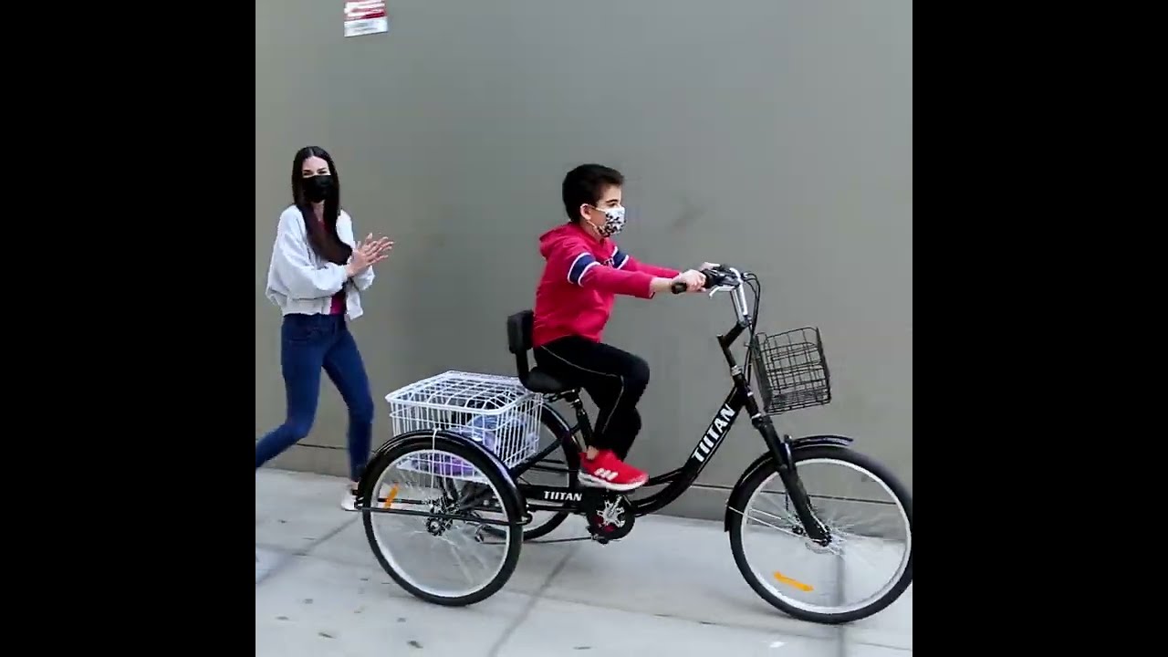 SULLY SAENZ QUED&Oacute; FASCINADA CON NUESTRAS BICICLETAS