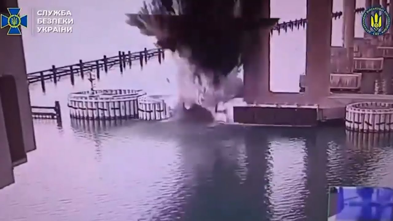 Ucrania asegura haber dañado el puente de Crimea con más de mil kilos de explosivos colocados bajo e