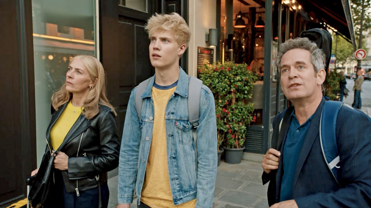 Us, Episode 1: Scene