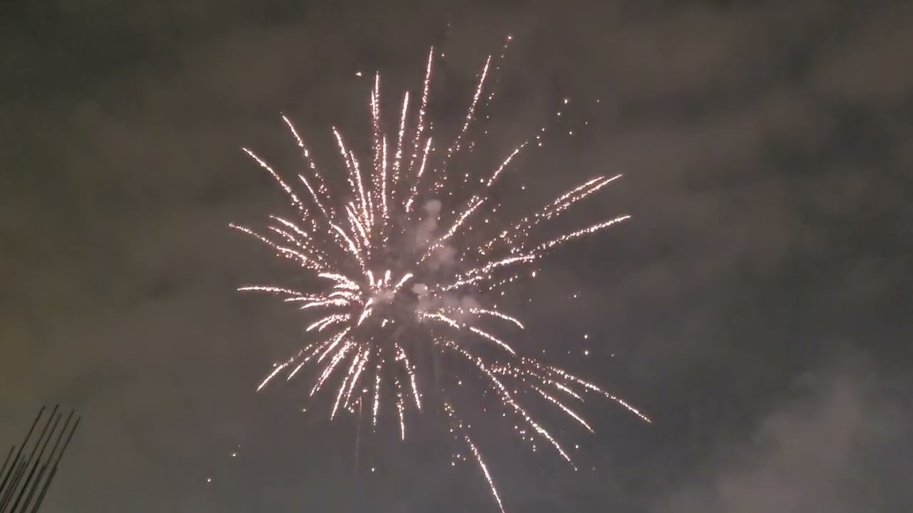 CIELO NAVIDEÑO 2025: FELICIDADES Y BENDICIONES