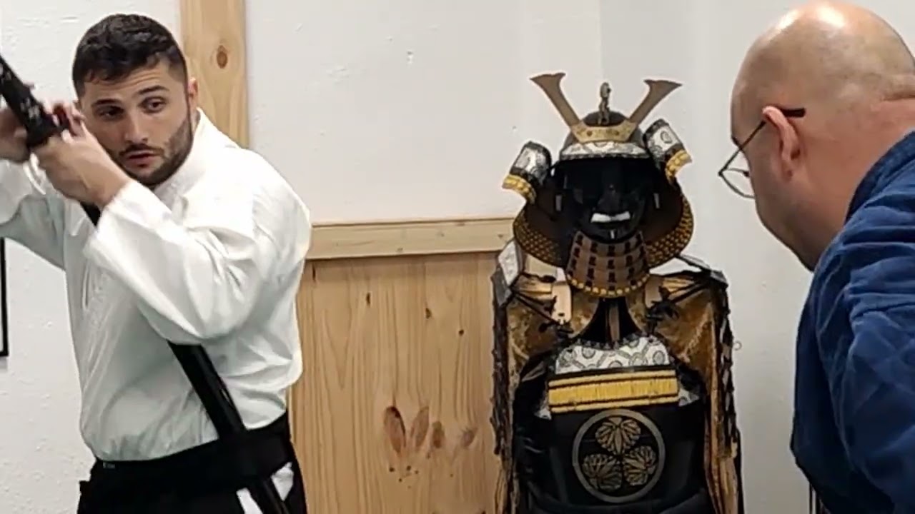 Ogawa Ryu - Excellent lesson for beginners - 不意をつ止め  Fuiwotsudome居 捕 り Idori Shidoshi Jordan Augusto