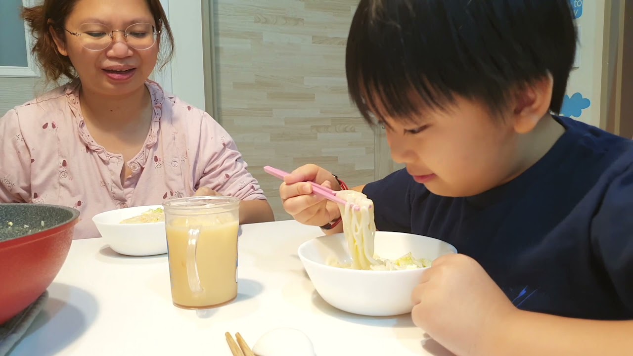 跟媽媽一起煮｜幼兒園老婆的快速家庭料理｜小孩連吃兩碗..清爽又好吃！