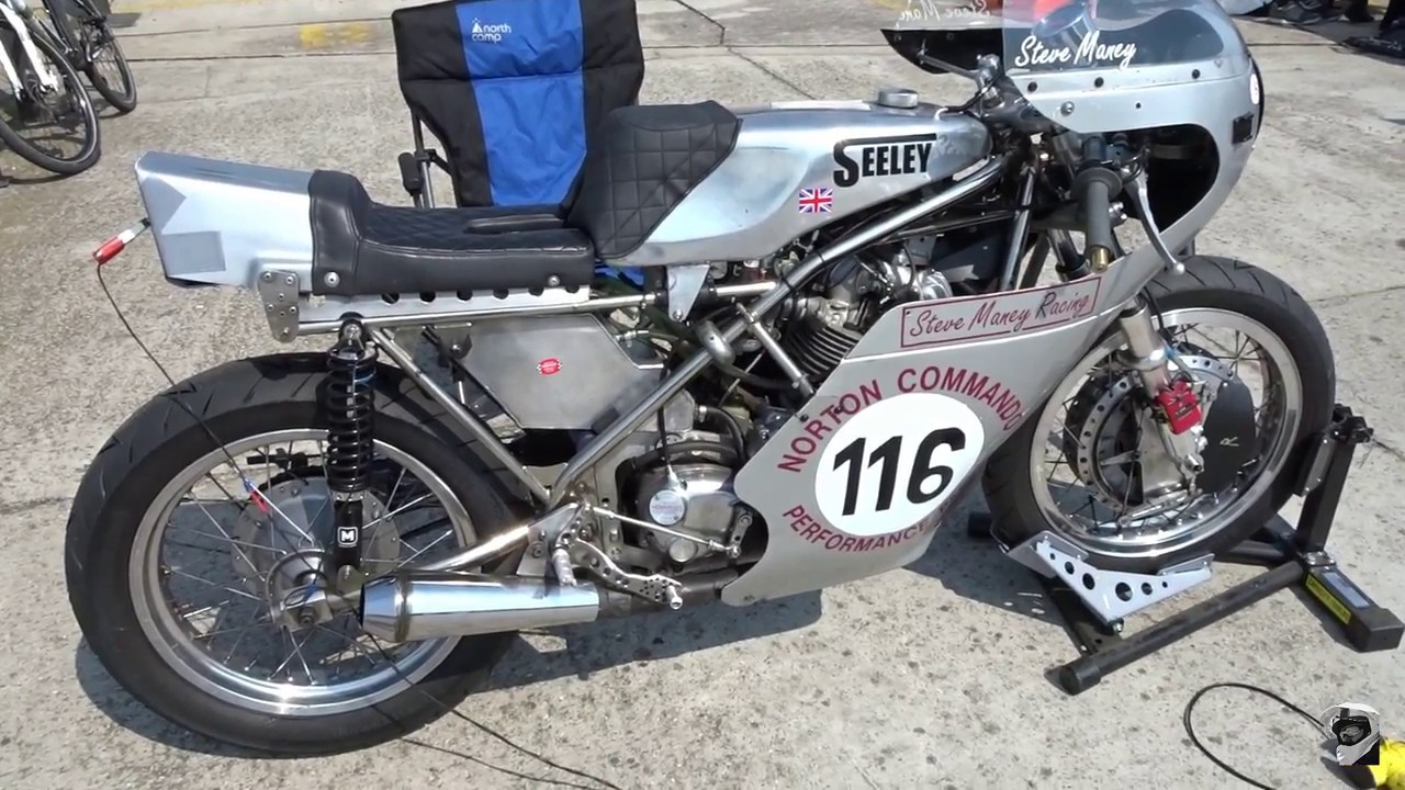 Seeley Norton Commando - classic motorcycle racing, Pannoniaring.
