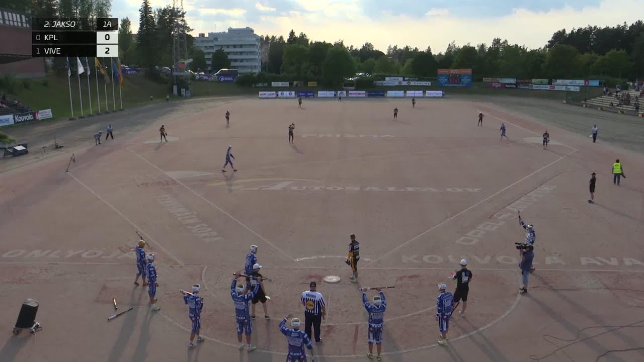 Kouvolan Pallonlyöjät ja Vimpelin Veto kävivät tiukan kamppailun Kouvolassa. Katso huippuhetket!