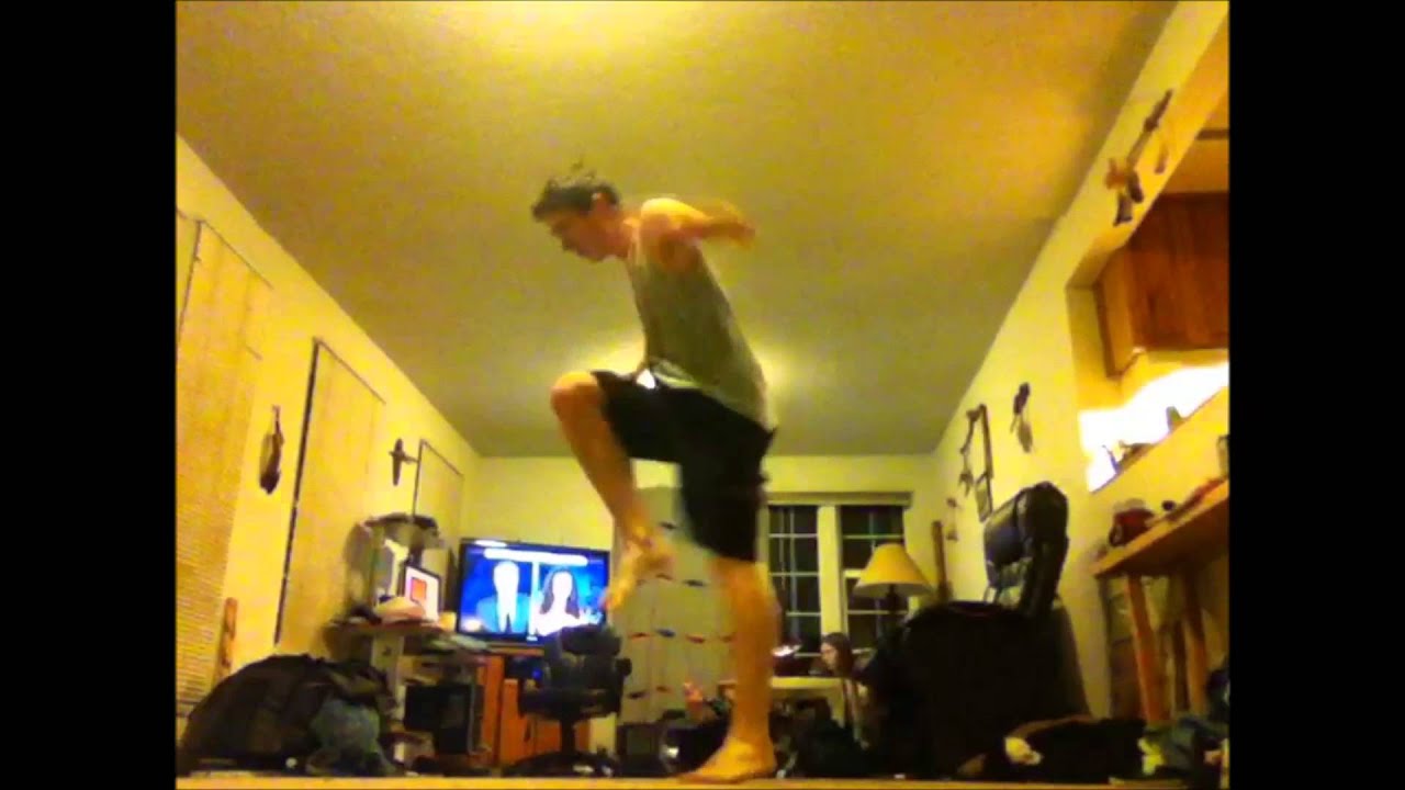 R&sup2; // We Dance Hard!