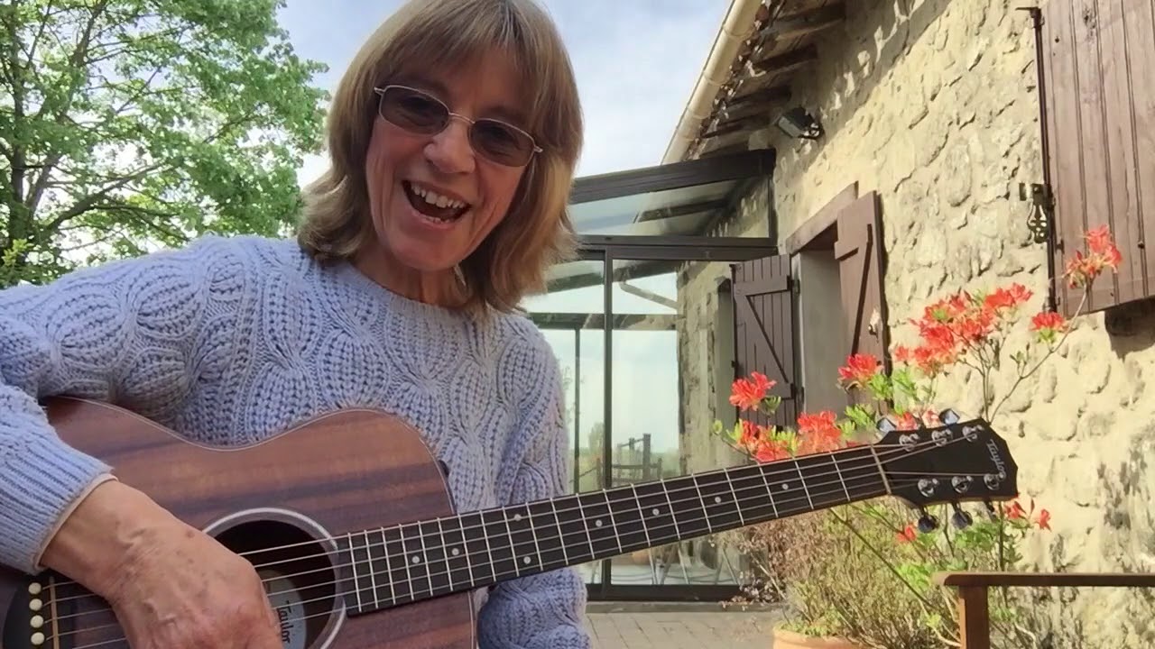 Donovan - Turquoise cover - Tutorial by Ruth Harry