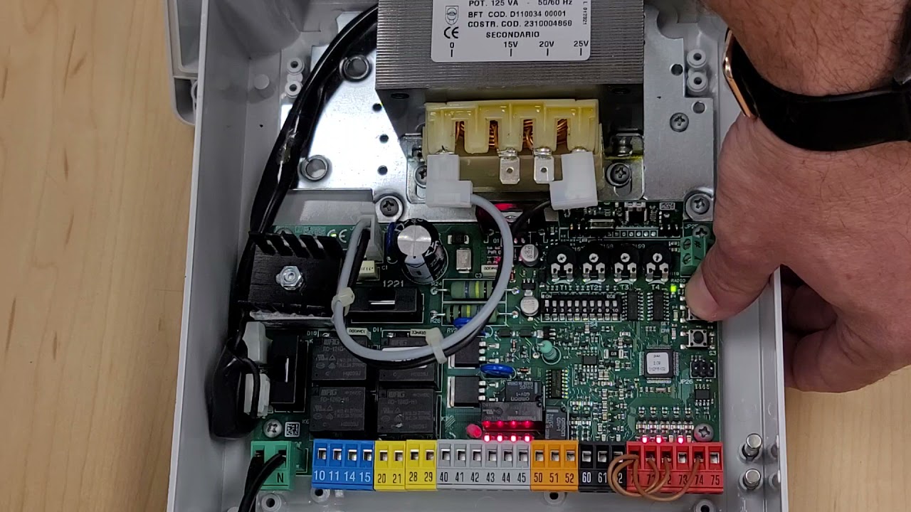 BFT Mitto - Borra Todos Los Controles Remotos Del Sistema *SIN* Pantalla Digital