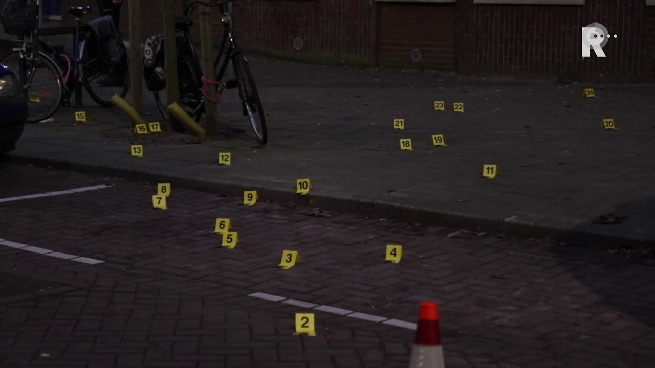 Automatisch wapen leeggeschoten op woning in Spangen | Video: MediaTV