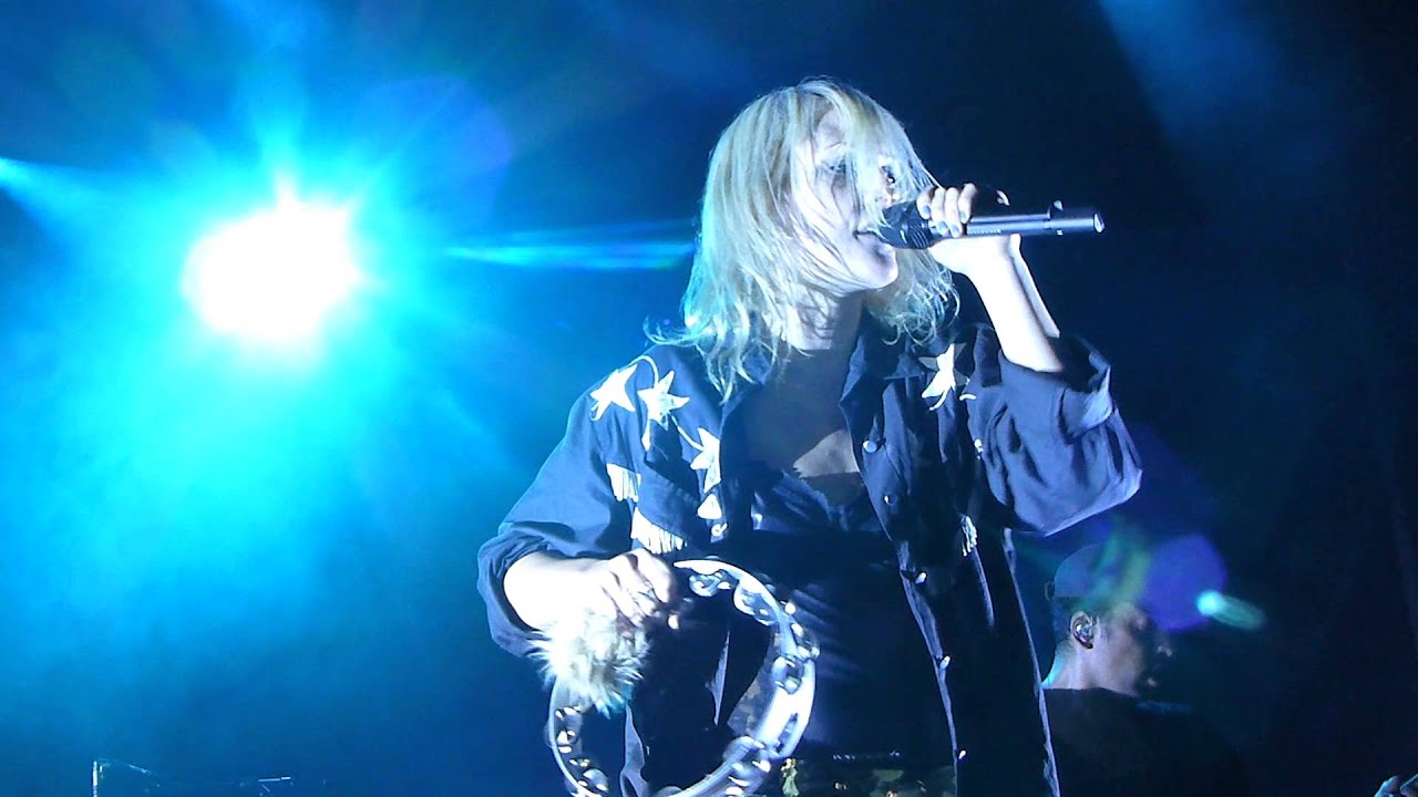 Metric - Empty - Live Paris 2015