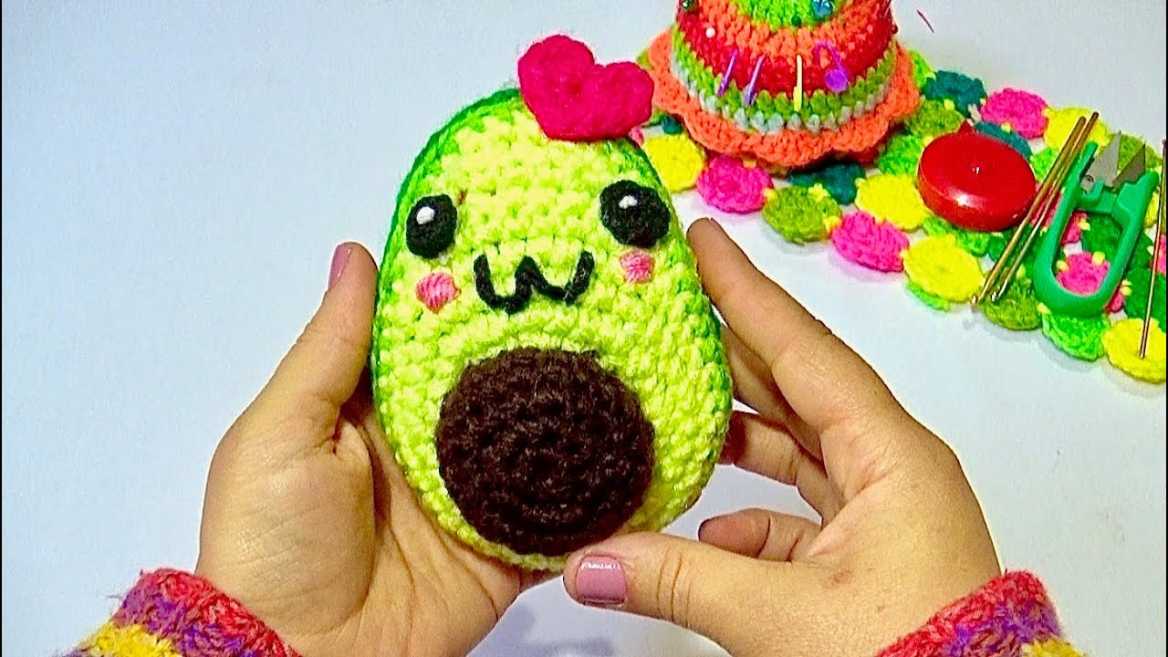 MEDIO AGUACATE  ENAMORADO  Tejido a crochet Paso a Paso