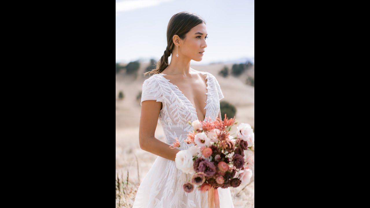 Almuka KLEİNFELD WEDDİNG DRESS Firma tanıtım Videosu USA