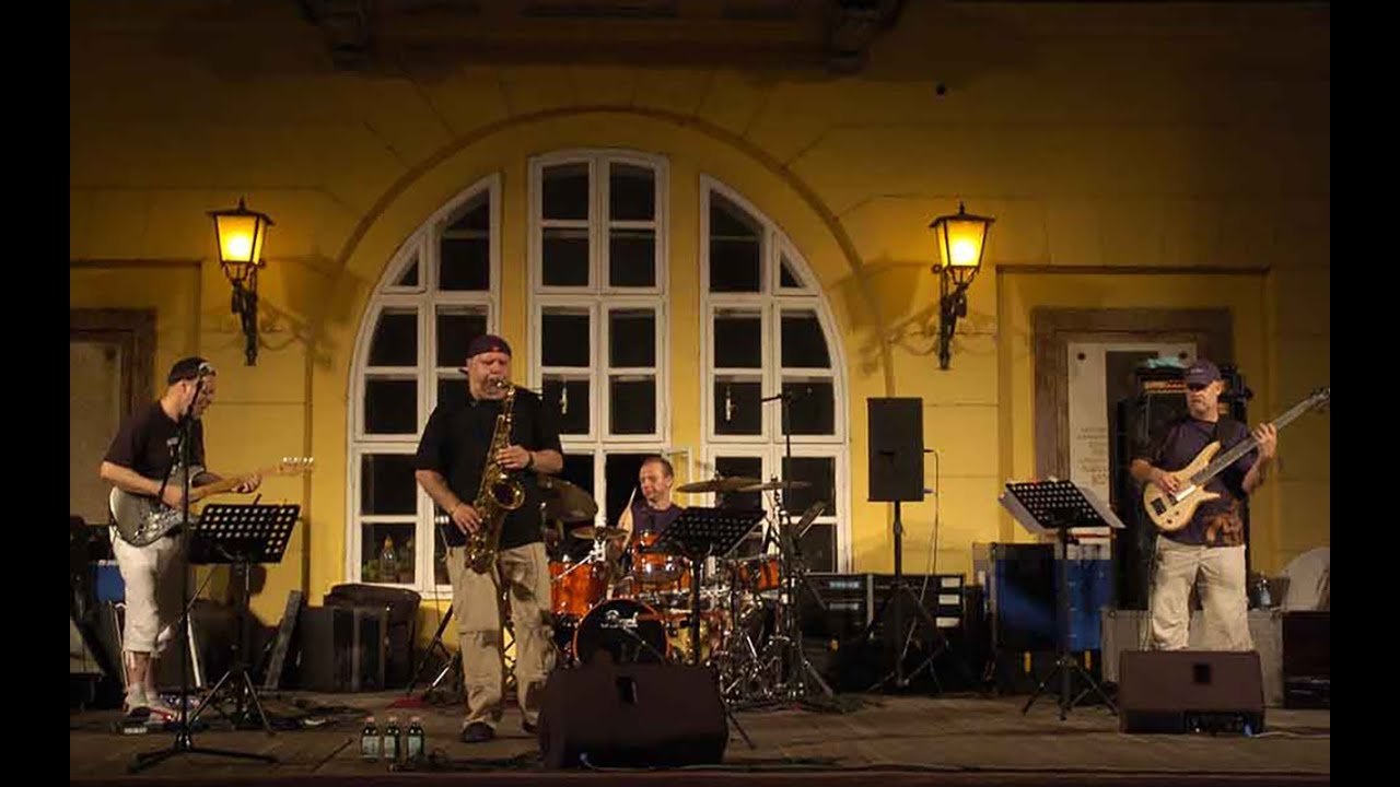 Wang Thang by Peter O'Mara performed by Tony Lakatos, Peter O'Mara, Gary Willis & Peter Szendofi