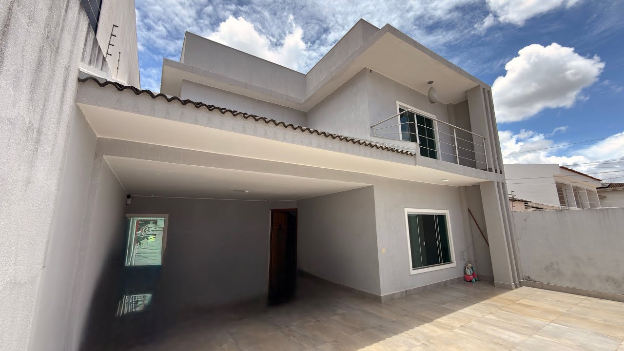 Excelente Casa QNB 4 Reformada 4 Quartos 1 Suíte Porcelanato Área de Lazer Ótima Localização!!!