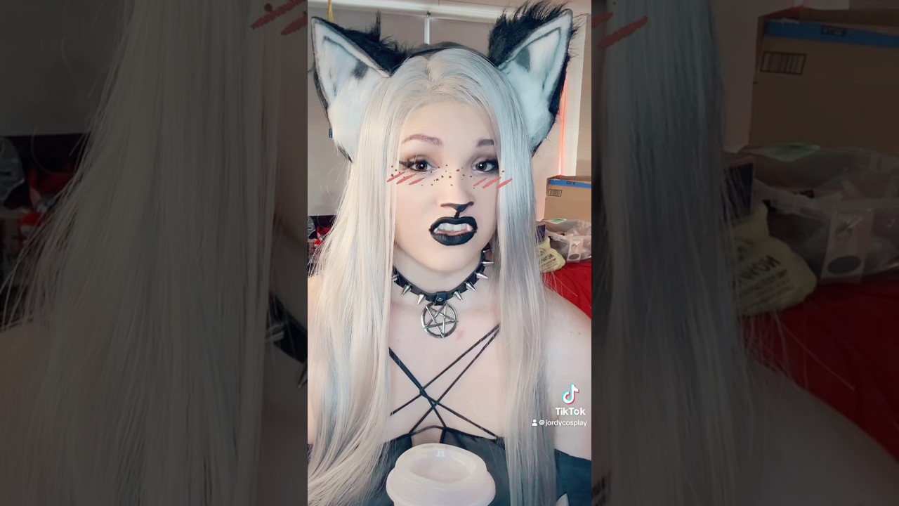 Loona&rsquo;s Bi panic💜💓💙#helluvabosscosplay #cosplay #vizziepop #helluvabossloona #helluvaboss